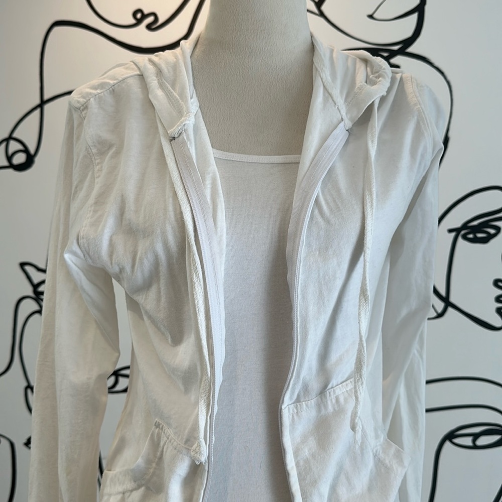 ❣️SOLD❣️ Lightweight zip up hoodie